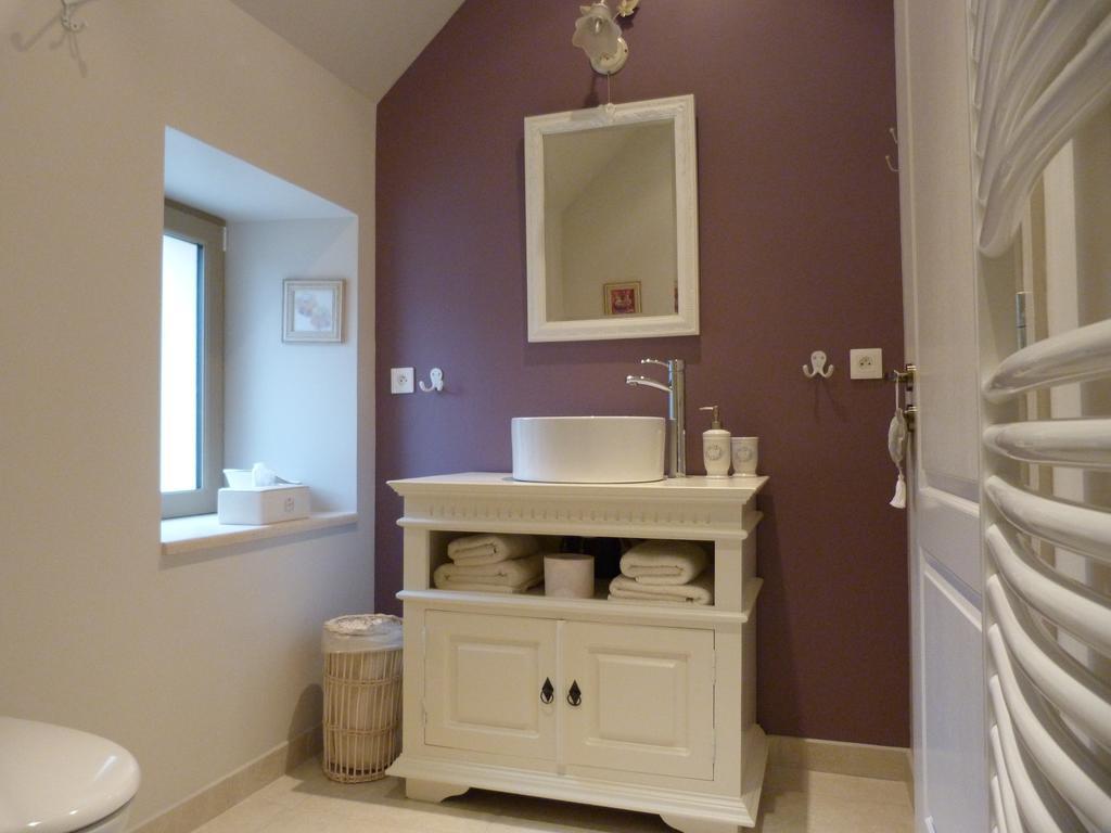 Le Repos Coquelicot Bed & Breakfast Montillot Room photo